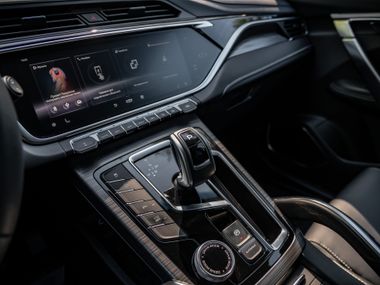 Красный Geely Atlas Pro 2023 года | VIN 907787