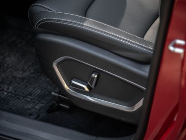 Красный Geely Atlas Pro 2023 года | VIN 907787