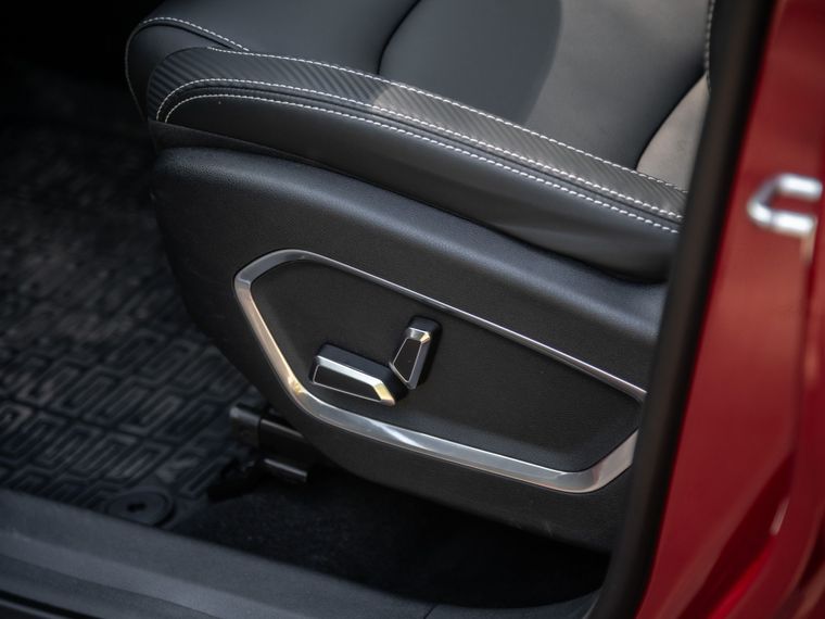 Красный Geely Atlas Pro 2023 года | VIN 907787