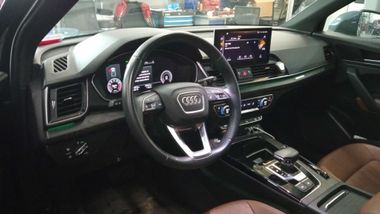 Audi Q5 2021 года, 66 452 км - вид 5