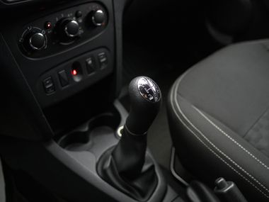 Renault Logan 2020 года, 143 112 км - вид 8