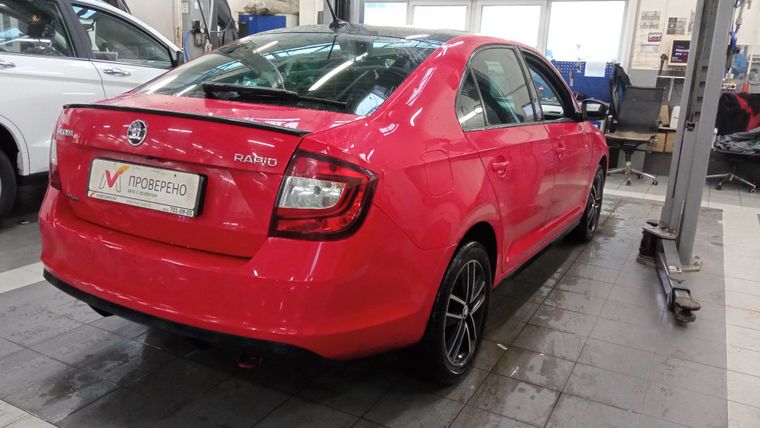 Skoda Rapid 2018 года, 96 935 км - вид 3