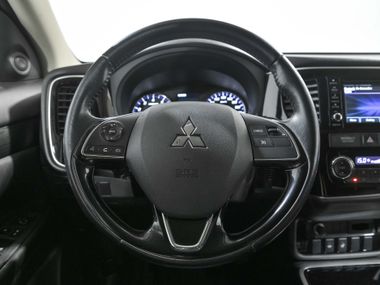 Mitsubishi Outlander 2017 года, 216 104 км - вид 9