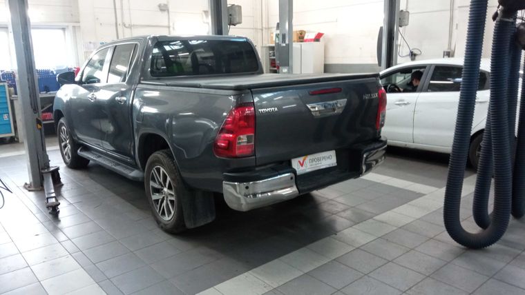 Toyota Hilux 2015 года, 132 325 км - вид 4