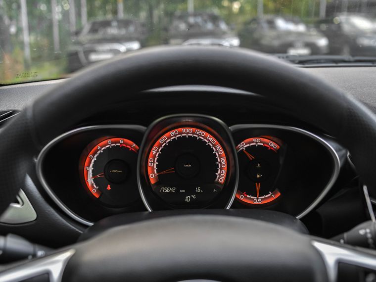 ВАЗ (LADA) Vesta Cross 2019 года, 175 000 км - вид 5