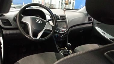 Hyundai Solaris 2011 года, 132 000 км - вид 4