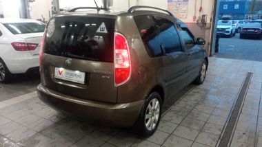 Skoda Roomster 2012 года, 178 447 км - вид 4