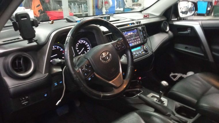 Toyota RAV4 2017 года, 200 858 км - вид 5