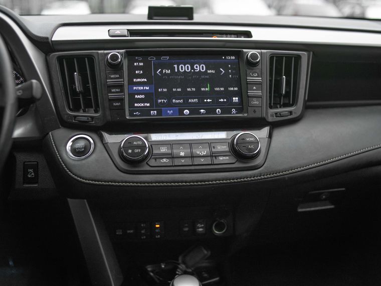 Toyota RAV4 2017 года, 200 858 км - вид 9