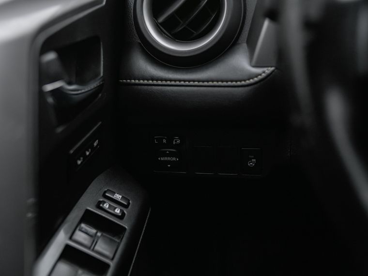 Toyota RAV4 2017 года, 200 858 км - вид 13