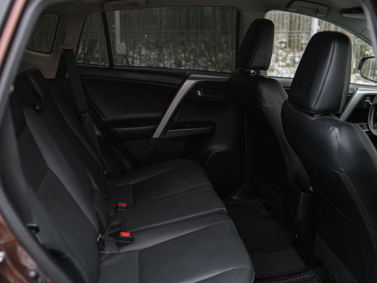 Toyota RAV4 2017 года, 200 858 км - вид 15