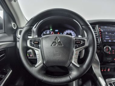 Mitsubishi Pajero Sport 2018 года, 169 095 км - вид 9