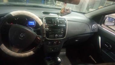 Renault Logan 2015 года, 212 944 км - вид 5