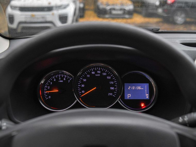 Renault Logan 2015 года, 212 944 км - вид 5