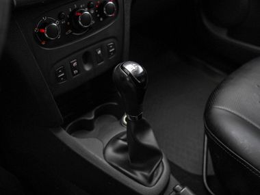 Renault Logan 2015 года, 212 944 км - вид 9