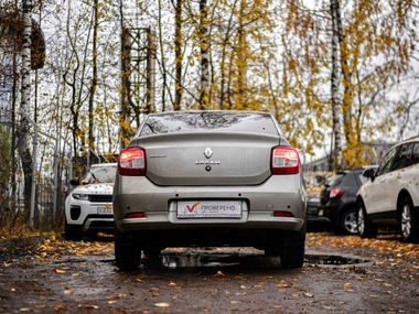 Renault Logan 2015 года, 212 944 км - вид 4