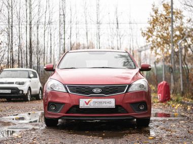 Kia Ceed 2011 года, 302 000 км - вид 3