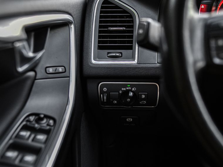 Volvo XC60 2014 года, 324 475 км - вид 10