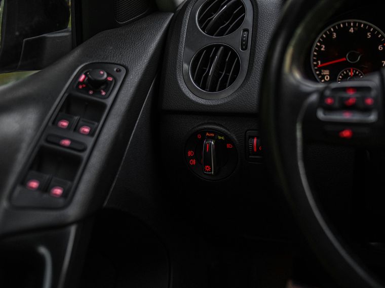 Volkswagen Tiguan 2013 года, 284 972 км - вид 11