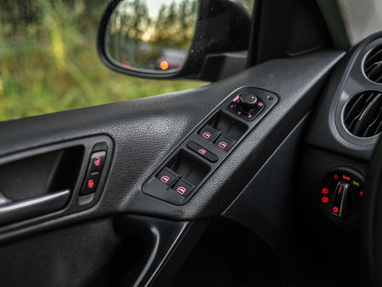 Volkswagen Tiguan 2013 года, 284 972 км - вид 12