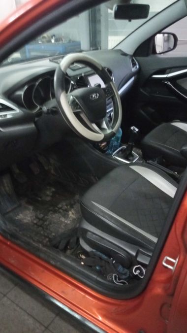 ВАЗ (LADA) Vesta Cross 2018 года, 147 000 км - вид 5