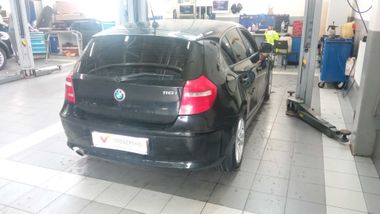 BMW 1 серия 2011 года, 185 000 км - вид 3