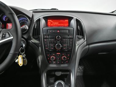 Opel Astra 2012 года, 185 000 км - вид 9