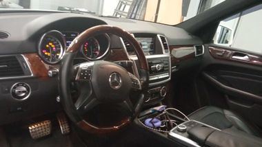 Mercedes-Benz M-класс 2012 года, 231 657 км - вид 5
