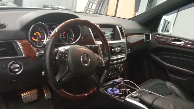 Mercedes-Benz M-класс 2012 года, 231 657 км - вид 5