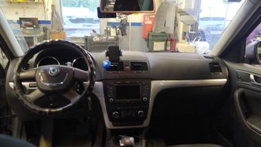 Skoda Yeti 2011 года, 120 607 км - вид 4