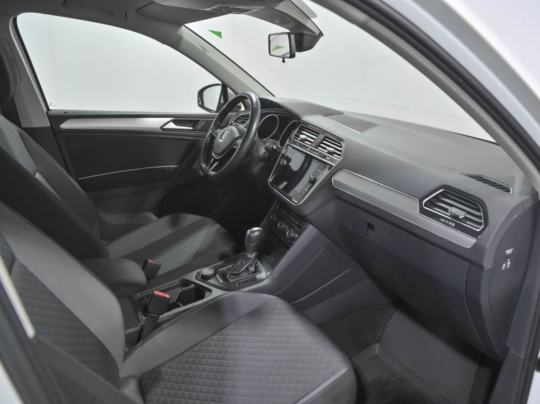 Volkswagen Tiguan 2019 года, 79 847 км - вид 20