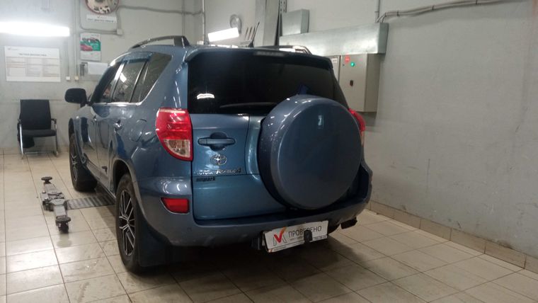 Toyota RAV4 2008 года, 241 986 км - вид 4