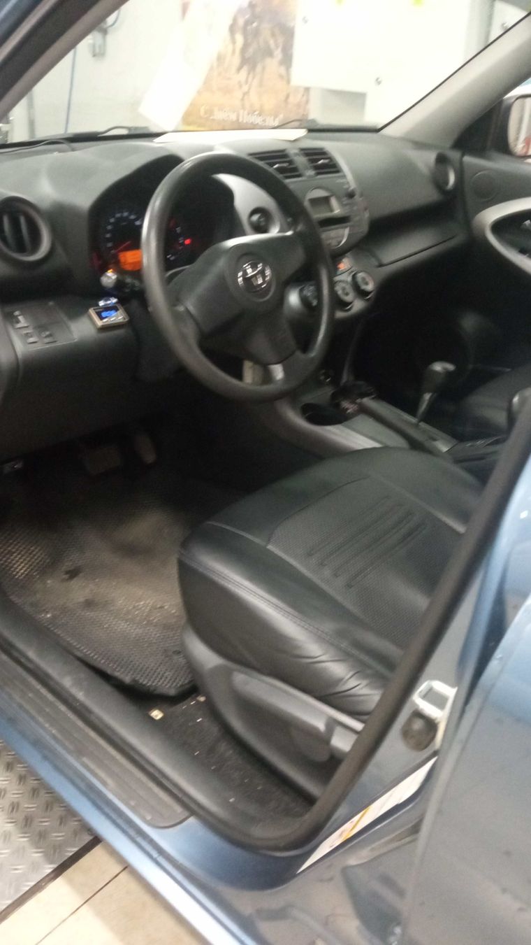 Toyota RAV4 2008 года, 241 986 км - вид 5