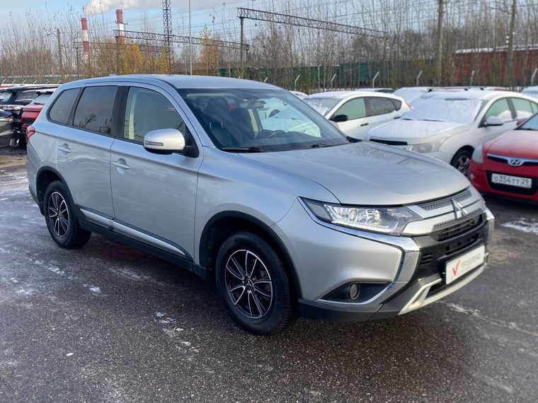 Mitsubishi Outlander 2021 года, 45 986 км - вид 3