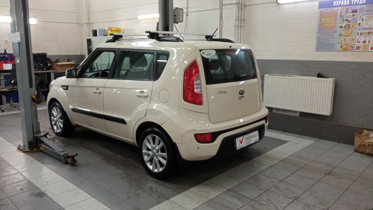 KIA Soul 2012 года, 190 000 км - вид 4