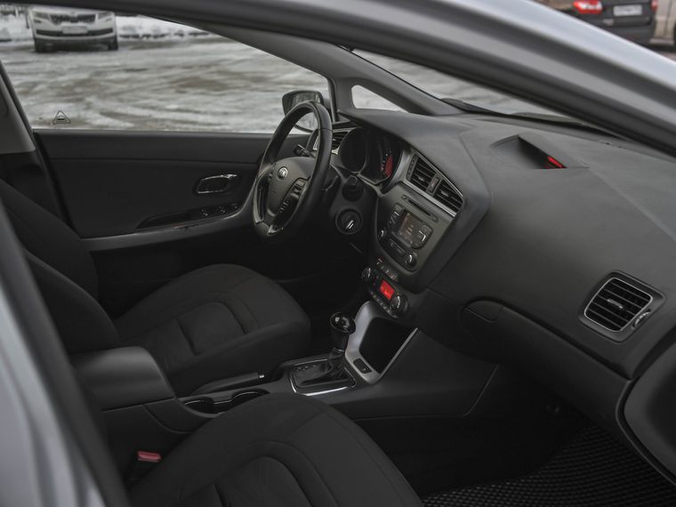 KIA Ceed 2018 года, 106 045 км - вид 12
