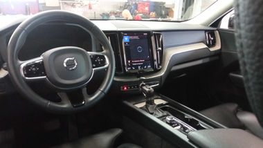 Volvo XC60 2019 года, 123 219 км - вид 5