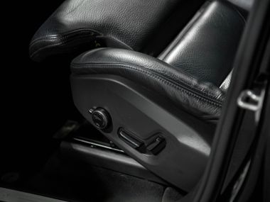 Volvo XC60 2019 года, 123 219 км - вид 16