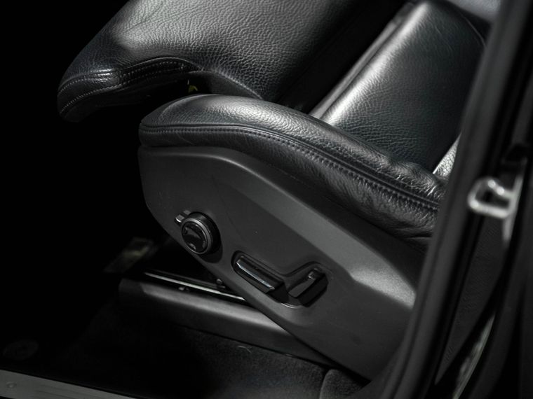 Volvo XC60 2019 года, 123 219 км - вид 16