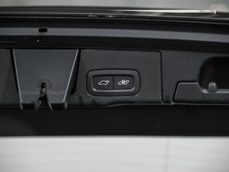 Volvo XC60 2019 года, 123 219 км - вид 22