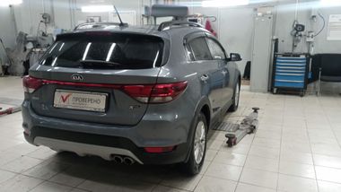 KIA Rio X-Line 2018 года, 73 600 км - вид 3