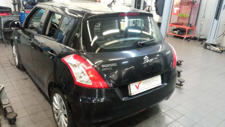 Suzuki Swift 2011 года, 66 290 км - вид 3