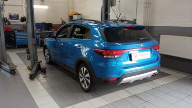 KIA Rio X-Line 2018 года, 115 038 км - вид 4