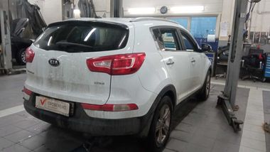 Kia Sportage 2011 года, 226 481 км - вид 3