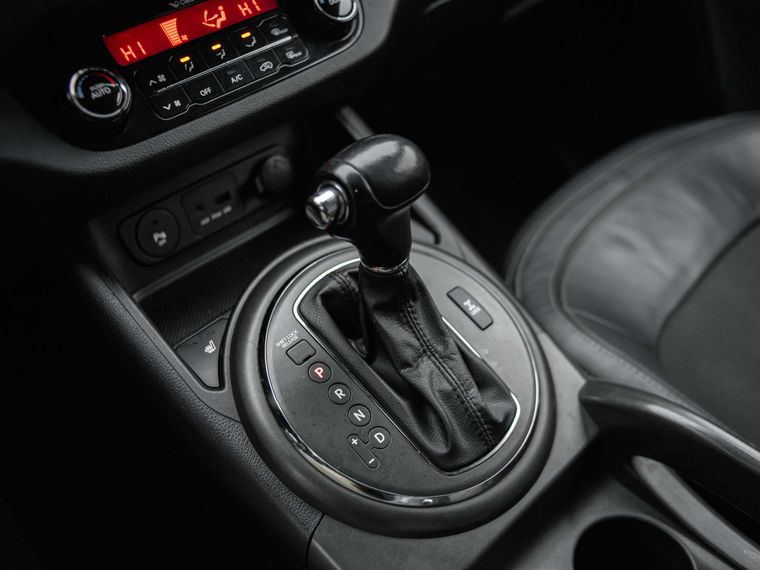 KIA Sportage 2011 года, 226 481 км - вид 11