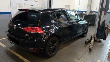 Volkswagen Golf 2013 года, 177 500 км - вид 3