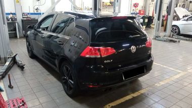 Volkswagen Golf 2013 года, 177 500 км - вид 4