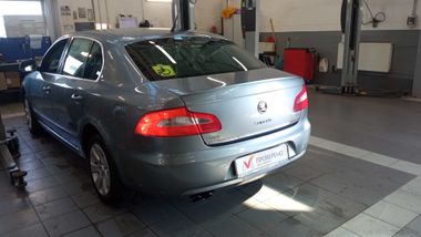 Skoda Superb 2009 года, 180 000 км - вид 4