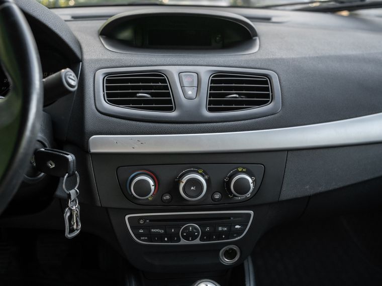 Renault Fluence 2012 года, 214 719 км - вид 7
