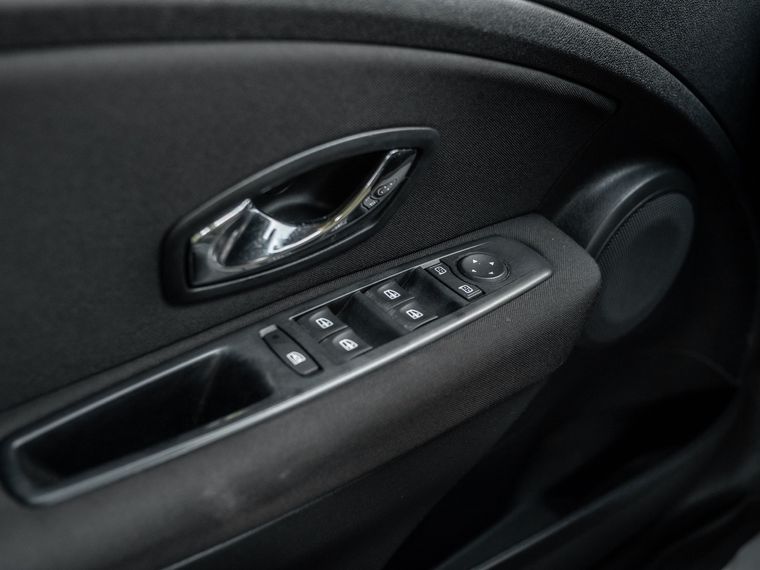 Renault Fluence 2012 года, 214 719 км - вид 9